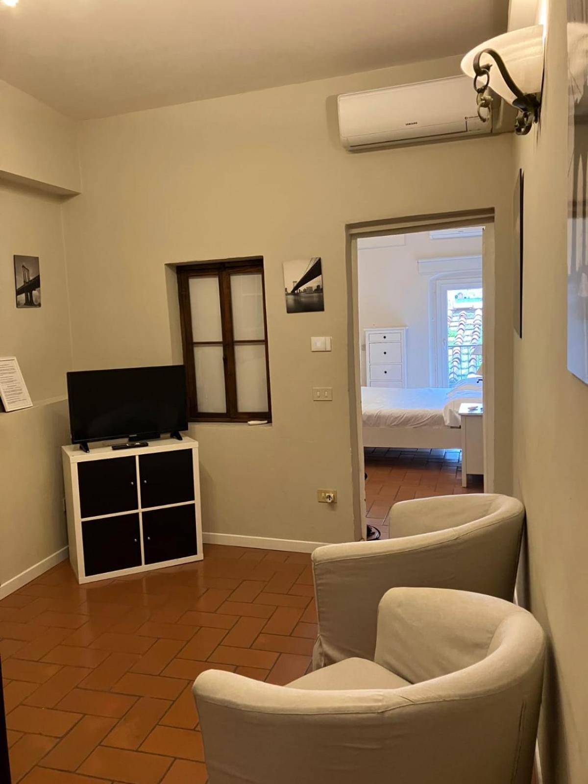 Apartment San Frediano 56 Florenz